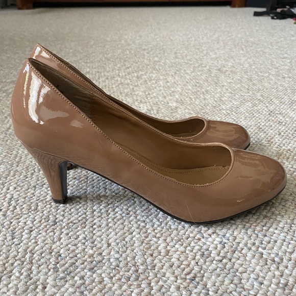 Brown Low Heeled Shoes - Picture 3 of 3